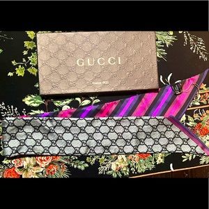 New* Reversible GUCCI silk headscarf